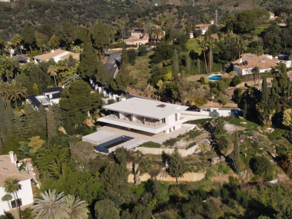 Contemporary Masterpiece with Panoramic Sea Views in Marbella