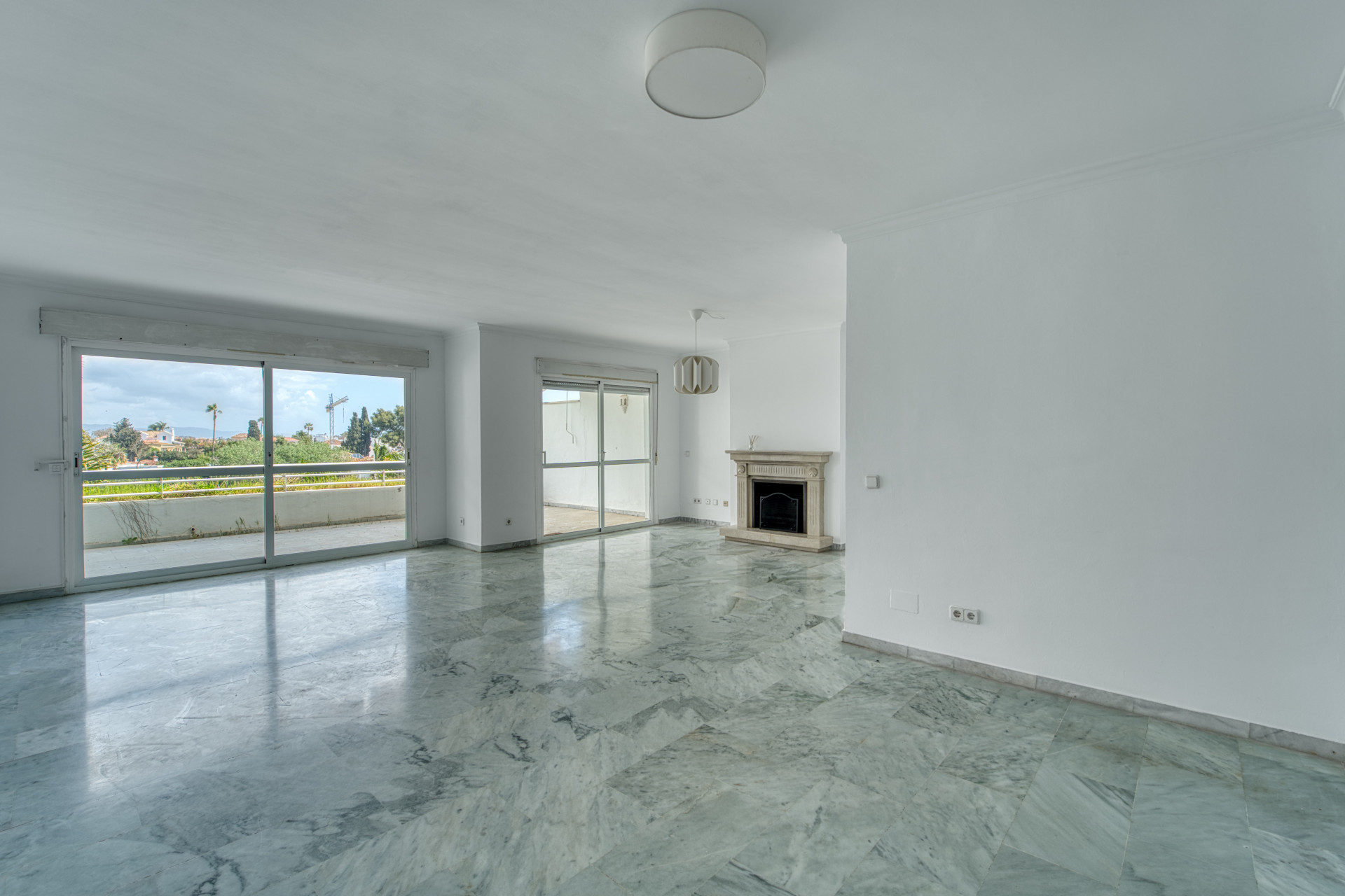 DUPLEX PENTHOUSE IN GUADALMINA BAJA – 290 SQM 5 ENSUITES 3 PARKING RARE OPPORTUNITY 8