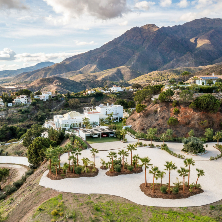 Designer villa with sea views minutes from Estepona