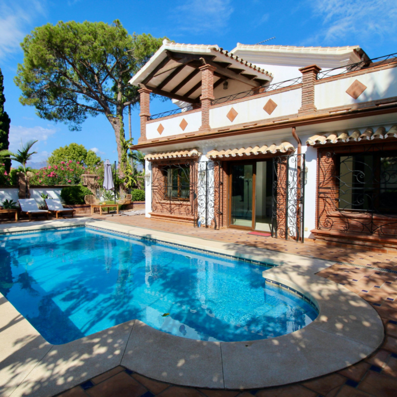 Detached Beachside Mediterranean Villa for Sale in El Presidente, Estepona