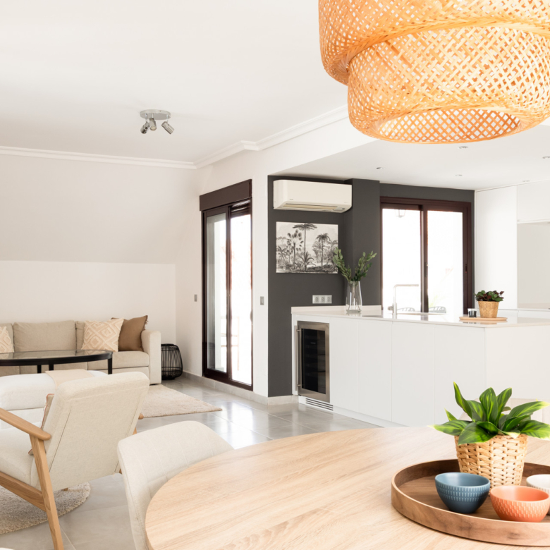 Discover this stunning duplex penthouse in the heart of Nueva Andalucía