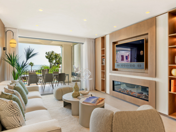 Drei-Schlafzimmer-Wohnung mit Meerblick in Bahía del Velerín, Estepona