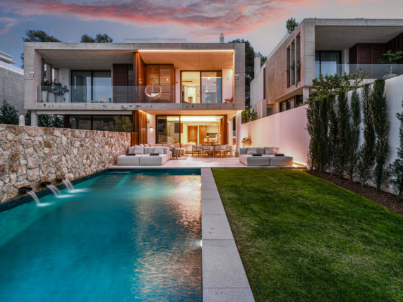 EXCLUSIVE VILLA WITH PRIVATE POOL, JACUZZI & OUTDOOR CINEMA ON MARBELLA’S GOLDEN MILE