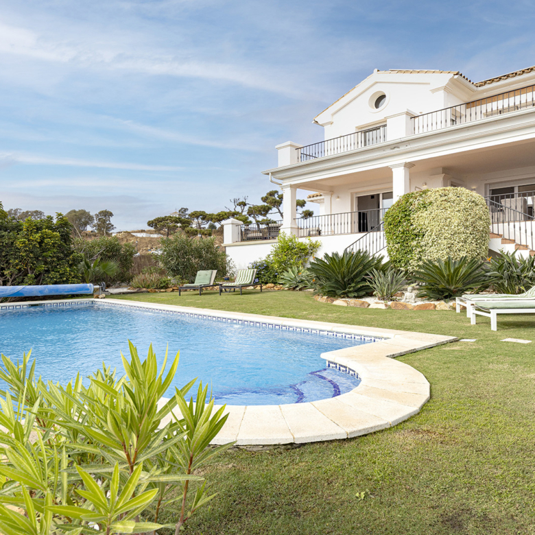 Elegant 4-Bedroom Villa with Panoramic Sea Views in La Paloma, Manilva