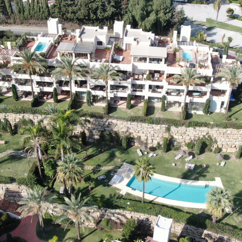 Exclusive Apartment with Panoramic Sea, La Concha Mountain, and New Golden Mile Views