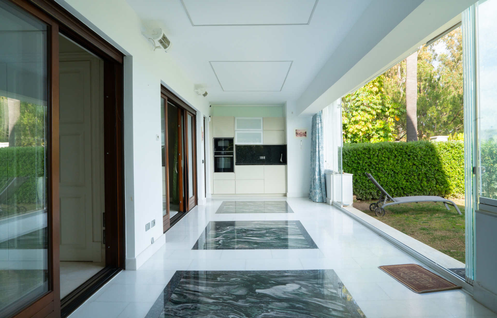 Exclusive-Ground-Floor-Apartment-in-Doncella-Beach-Estepona-5 Exclusive Ground-Floor Apartment in Doncella Beach, Estepona