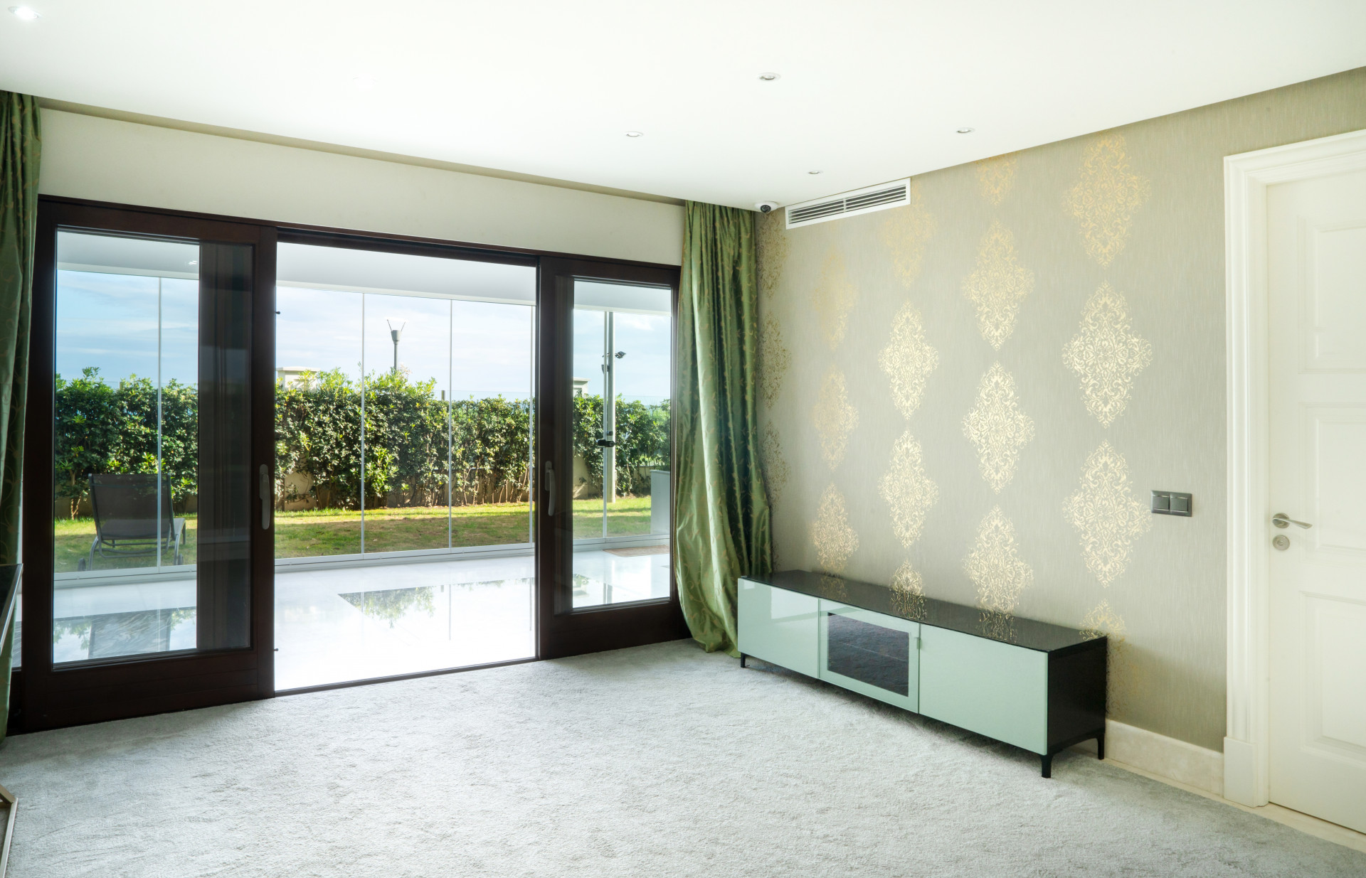 Exclusive-Ground-Floor-Apartment-in-Doncella-Beach-Estepona-8 Exclusive Ground-Floor Apartment in Doncella Beach, Estepona