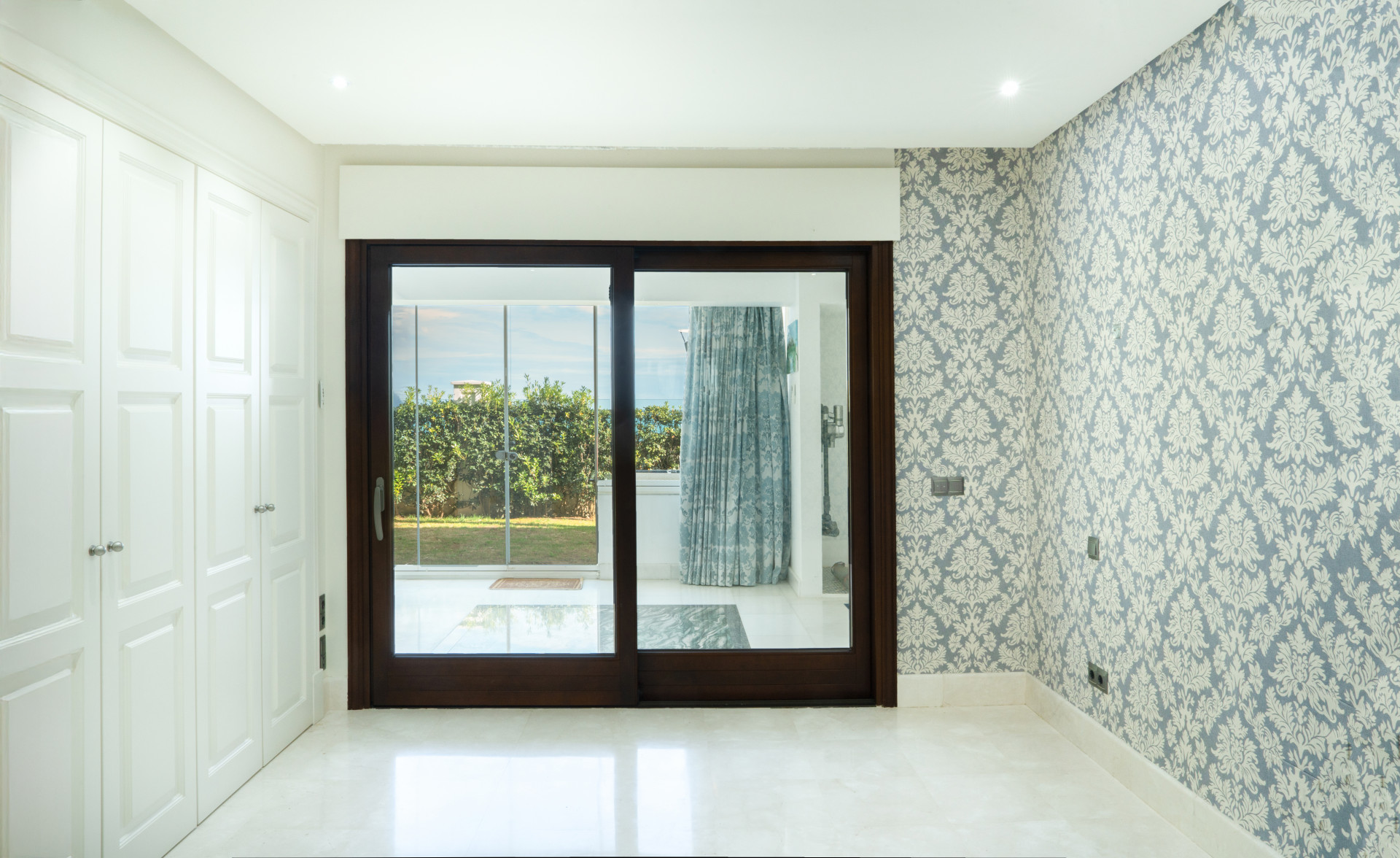Exclusive-Ground-Floor-Apartment-in-Doncella-Beach-Estepona-9 Exclusive Ground-Floor Apartment in Doncella Beach, Estepona