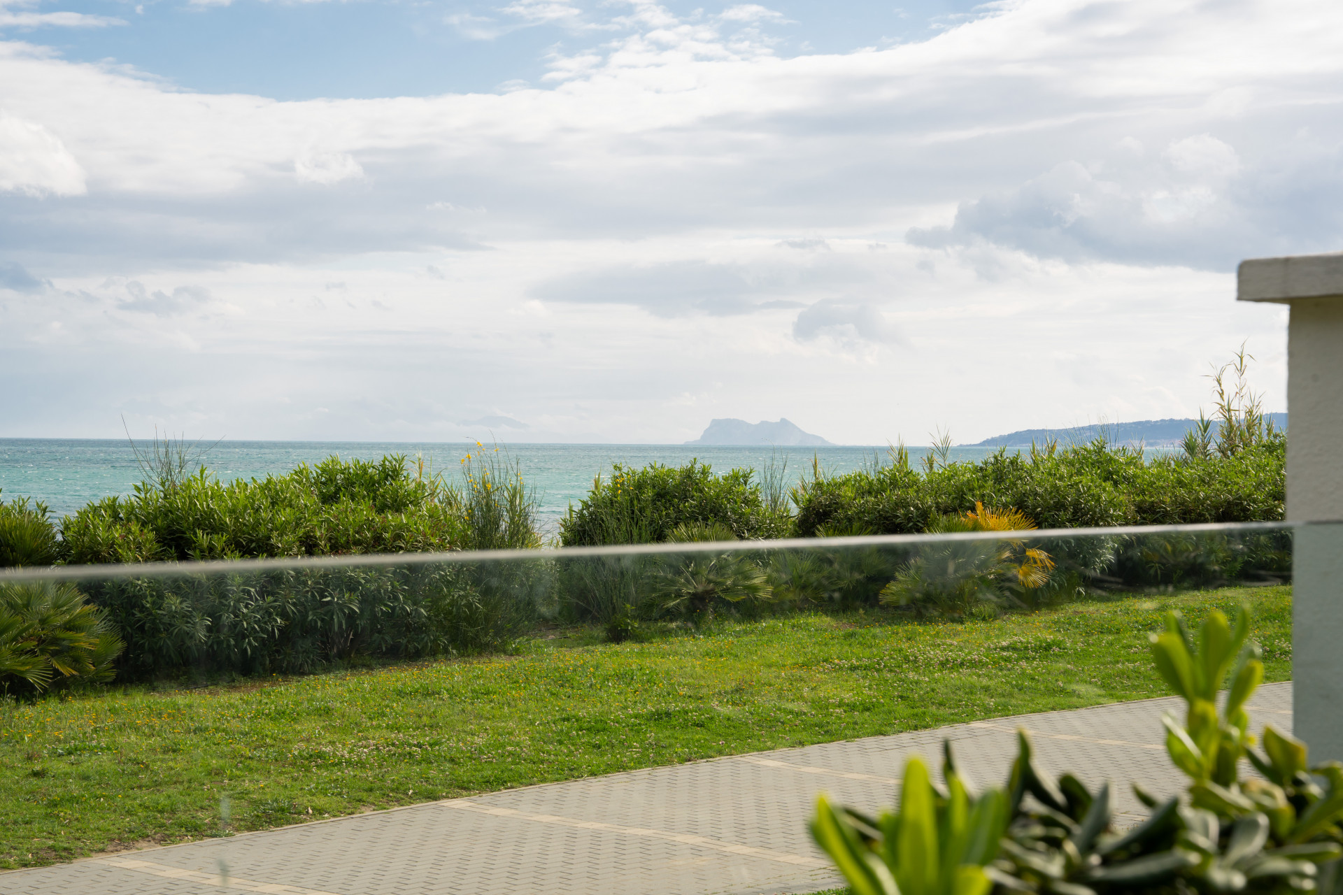 Exclusive Ground Floor Apartment in Doncella Beach Estepona