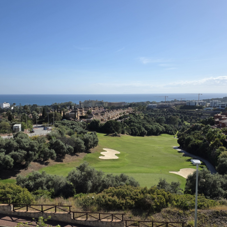 Exclusive Townhouse with panoramic sea, mountain, and golf course views, located in the highly sought-after Santa Clara Golf urbanisation.