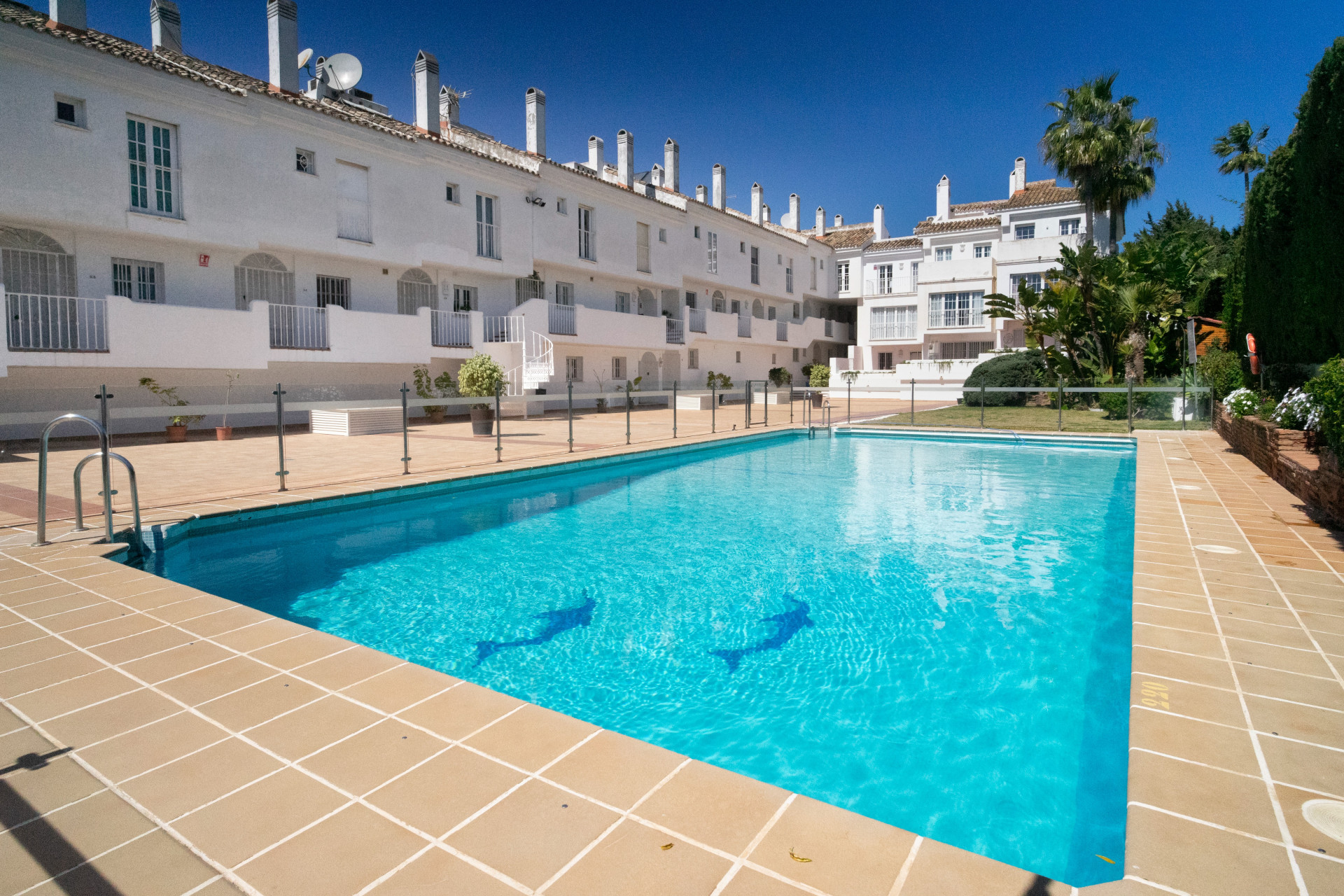 Exklusives-Stadthaus-in-bester-Lage-von-Nueva-Andalucia-1 Exclusive townhouse in Puerto Banus/Nueva Andalucía location