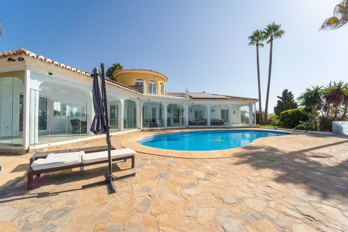 FANTASTICA VILLA A 20 MINUTOS DE MARBELLA