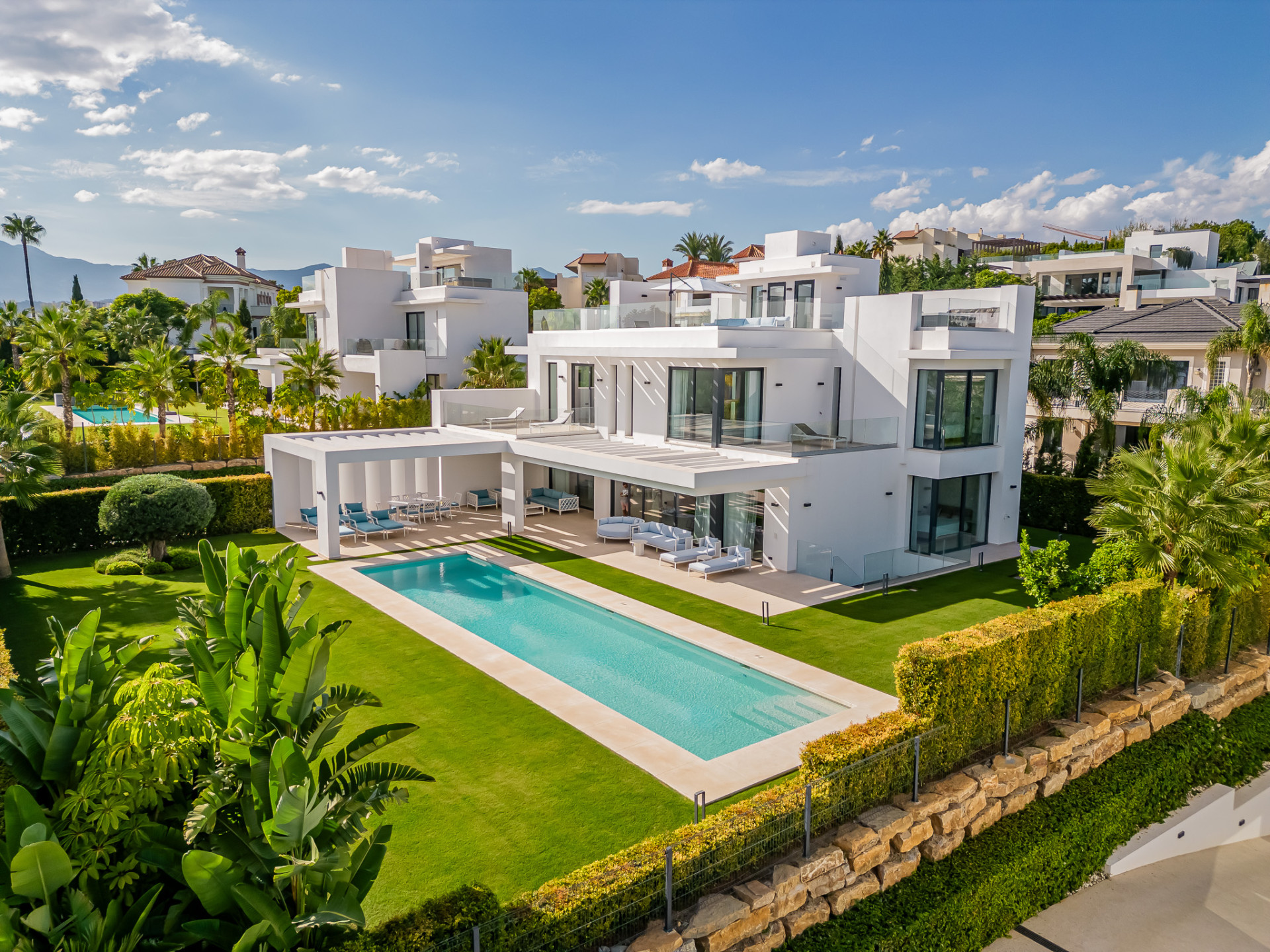 FLAMINGOS 26 CONTEMPORARY VILLA IN LOS FLAMINGOS BENAHAVIS