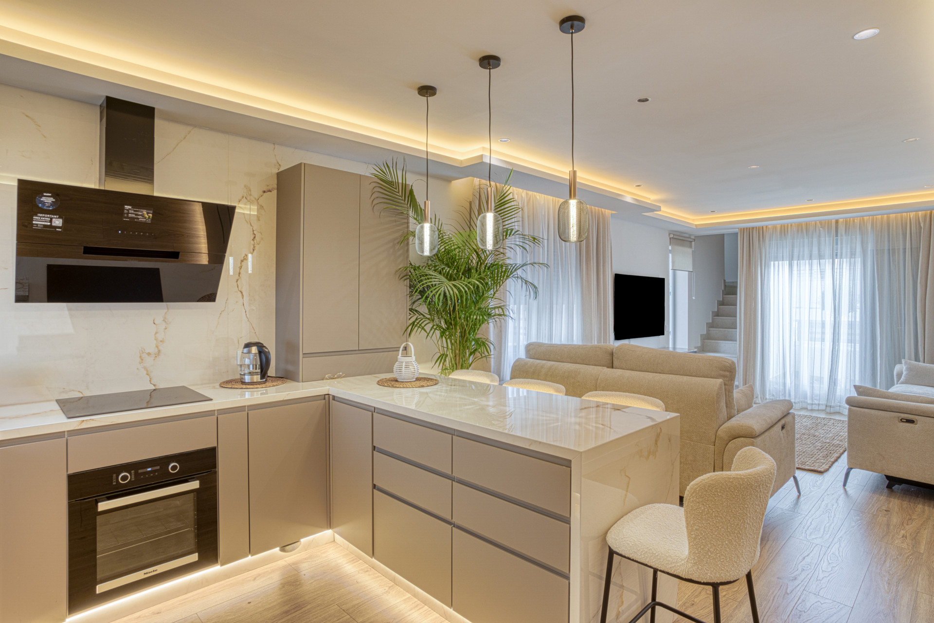 Fantastic west-facing duplex penthouse with solarium and stunning sunset views in La Cala Golf Resort, Mijas Costa