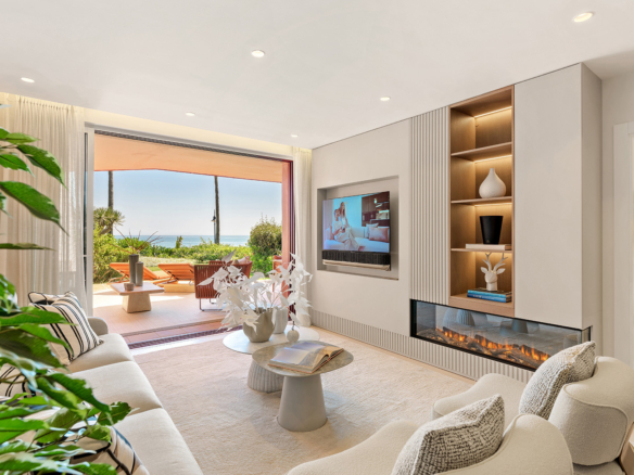 Frontline Beach Luxury Ground-Floor Apartment in Estepona