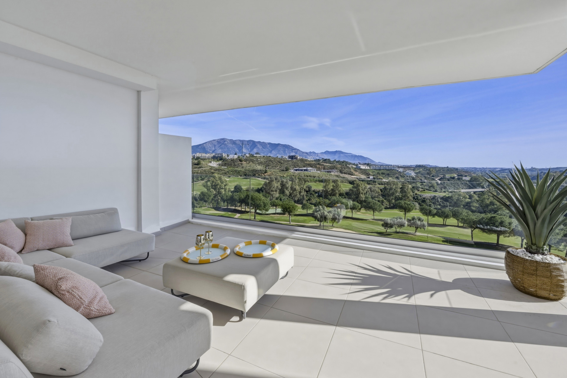 Frontline Golf Living with Panoramic Views