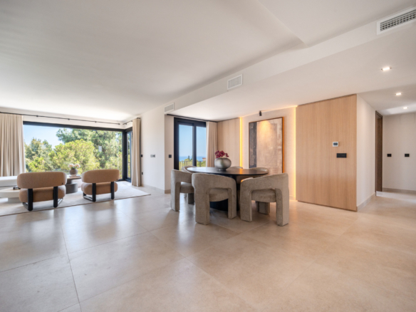Fully Renovated Luxury Villa ideally located within a short walk to La Cala centre , Beach & Golf