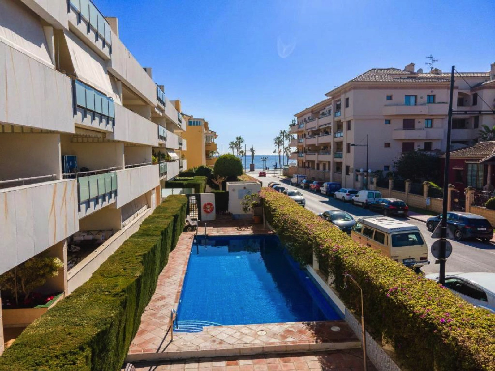 Fully Renovated Modern Apartment in Urbanizacion Las Petunias