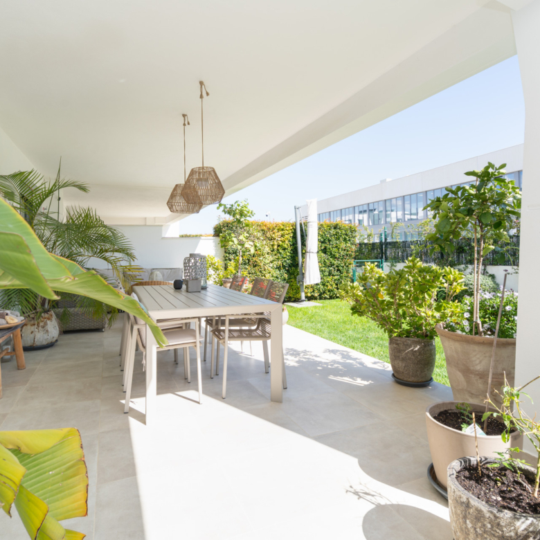 Helle 3-Zimmer-Erdgeschosswohnung mit privatem Garten in Vanian Gardens – New Golden Mile