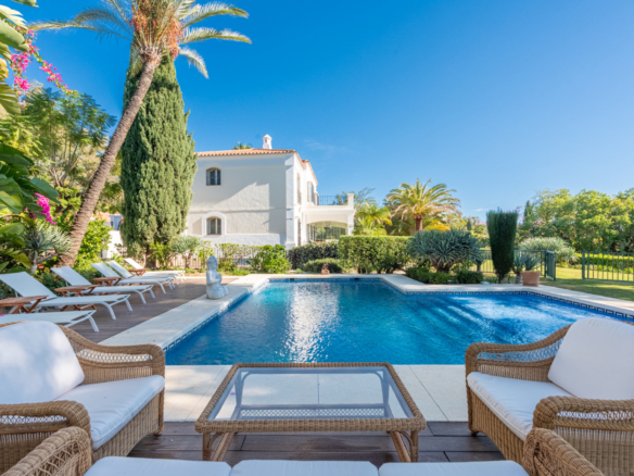 Klassischer andalusischer Luxus im verborgenen Refugium Vega del Colorado in Marbella