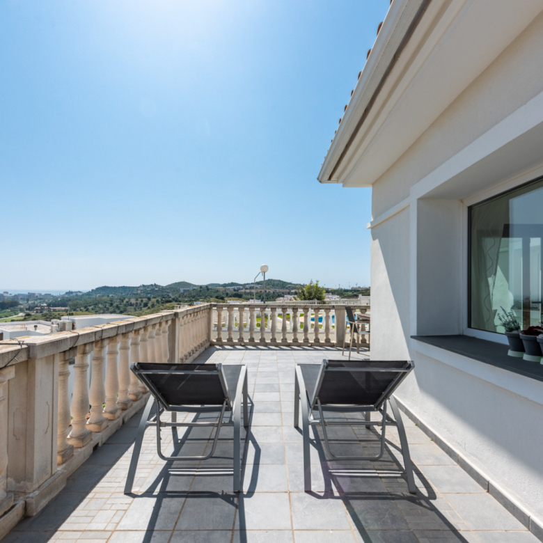 Kleine Villa mit Panoramablick in Jardines del Águila