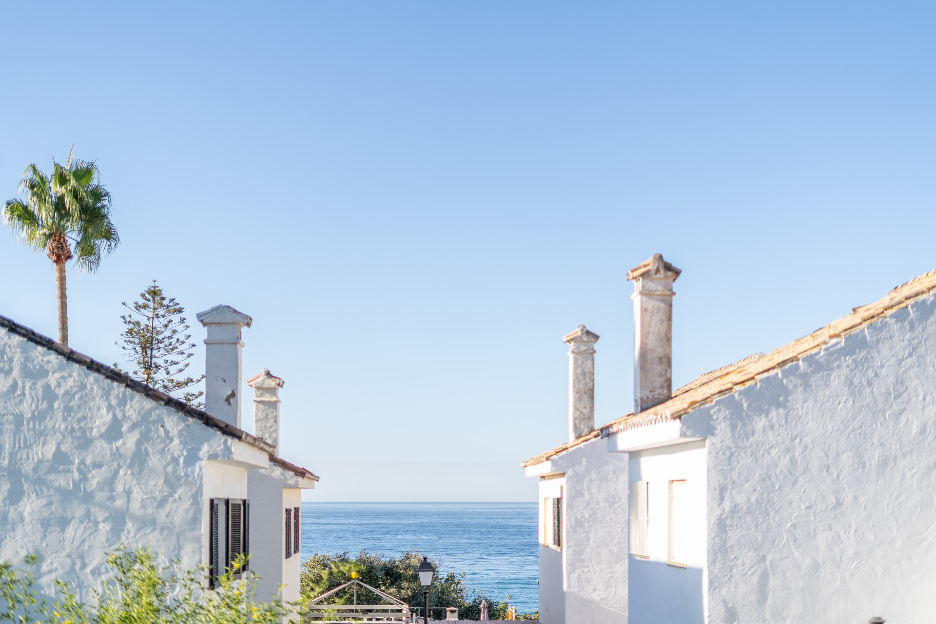 Komplett rekonstruierte Villa mit Meerblick und Touristenlizenz – Marbella Ost