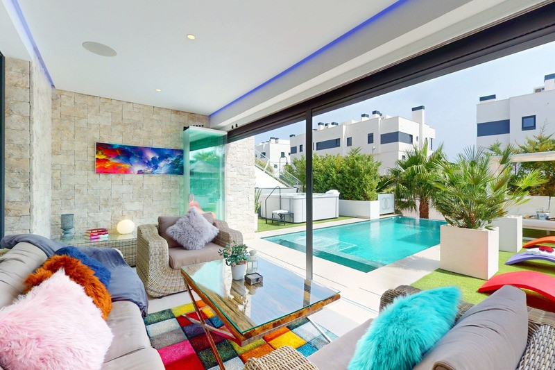 LUXURY-2 LUXURY
