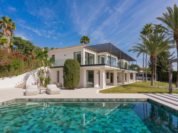 Luxuriöse Fünf-Schlafzimmer-Villa mit Panoramablick aufs Meer in Rocio de Nagüeles, Marbellas Goldener Meile