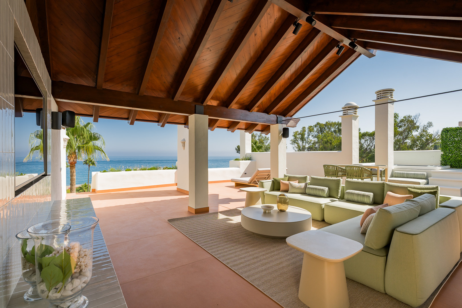 Luxurioses Penthouse direkt am Strand in Bahia del Velerin Estepona