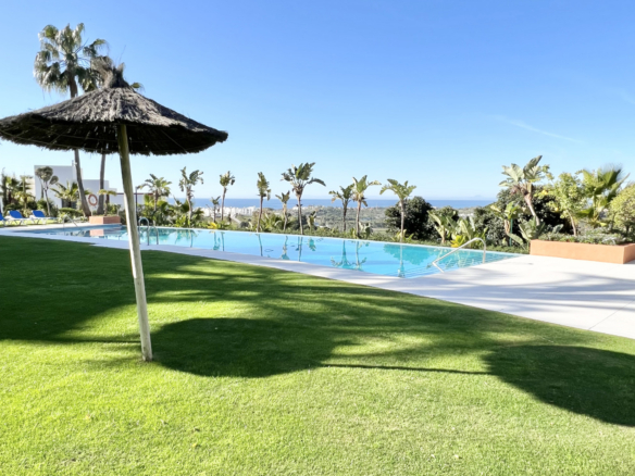 Luxury apartment for sale in Mirador de Los Flamingos with open sea views