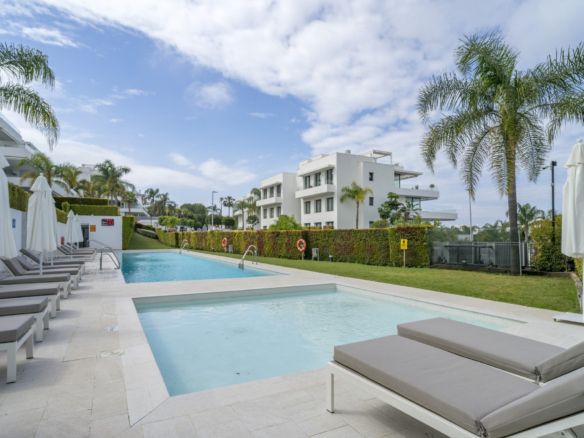 Luxusní Duplex Penthouse v Cataleya, Atalaya Golf, Estepona nemovitosti s 3 ložnicemi na prodej