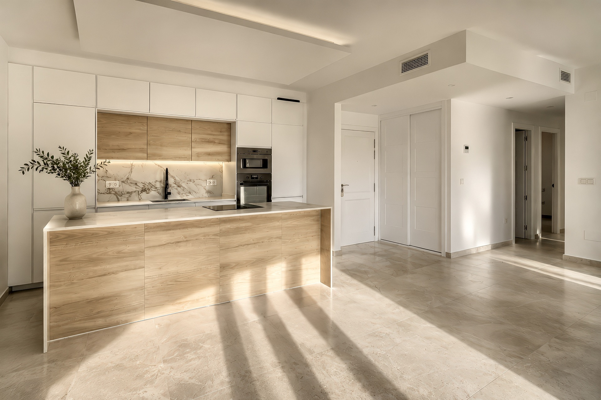MIRAFLORES | RENOVATED PENTHOUSE WITH PANORAMIC SEA VIEWS AND MOUNTAIN VIEW