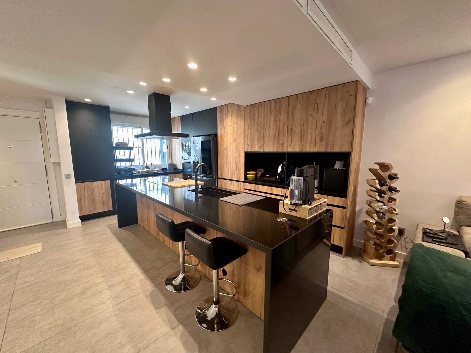 MODERN GROUND FLOOR APARTMENT COMPLETELY RENOVATED AND WITH PRIVATE POOL