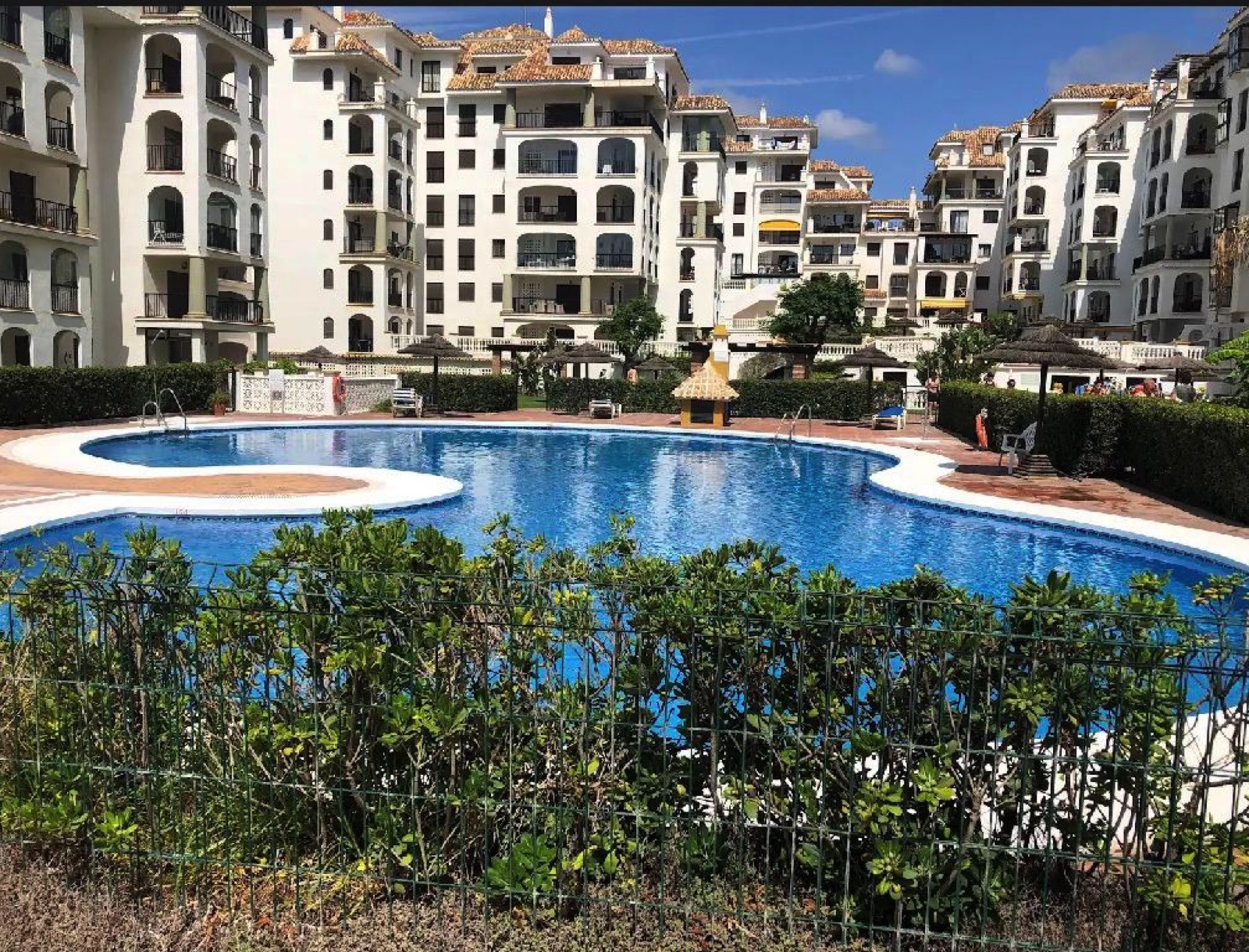 Magnificent Frontline Beach Apartment with Sea Views