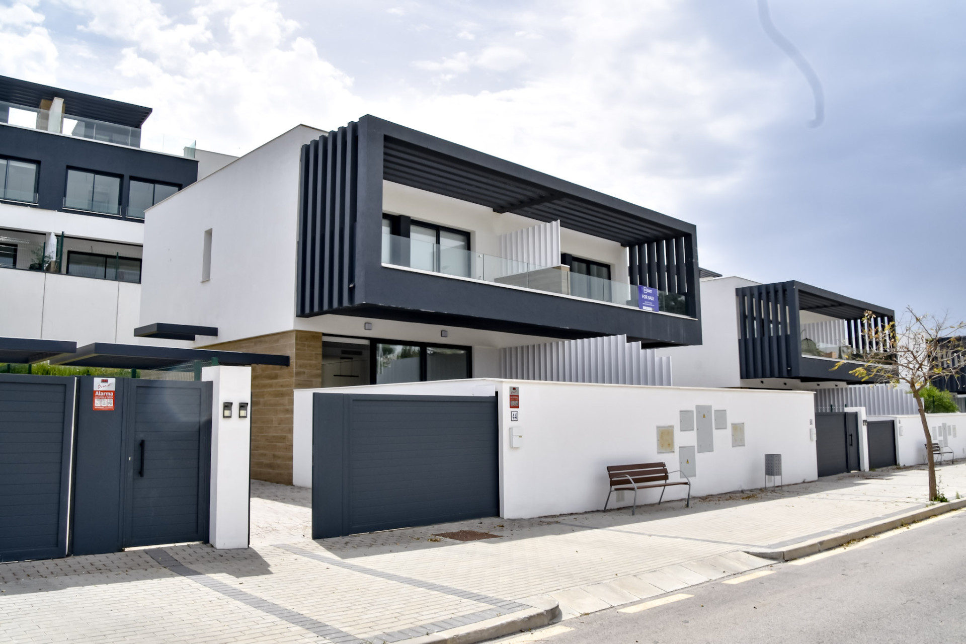 Modern 3 Bedroom semi detached house with Spacious Terrace in Atalaya Hills
