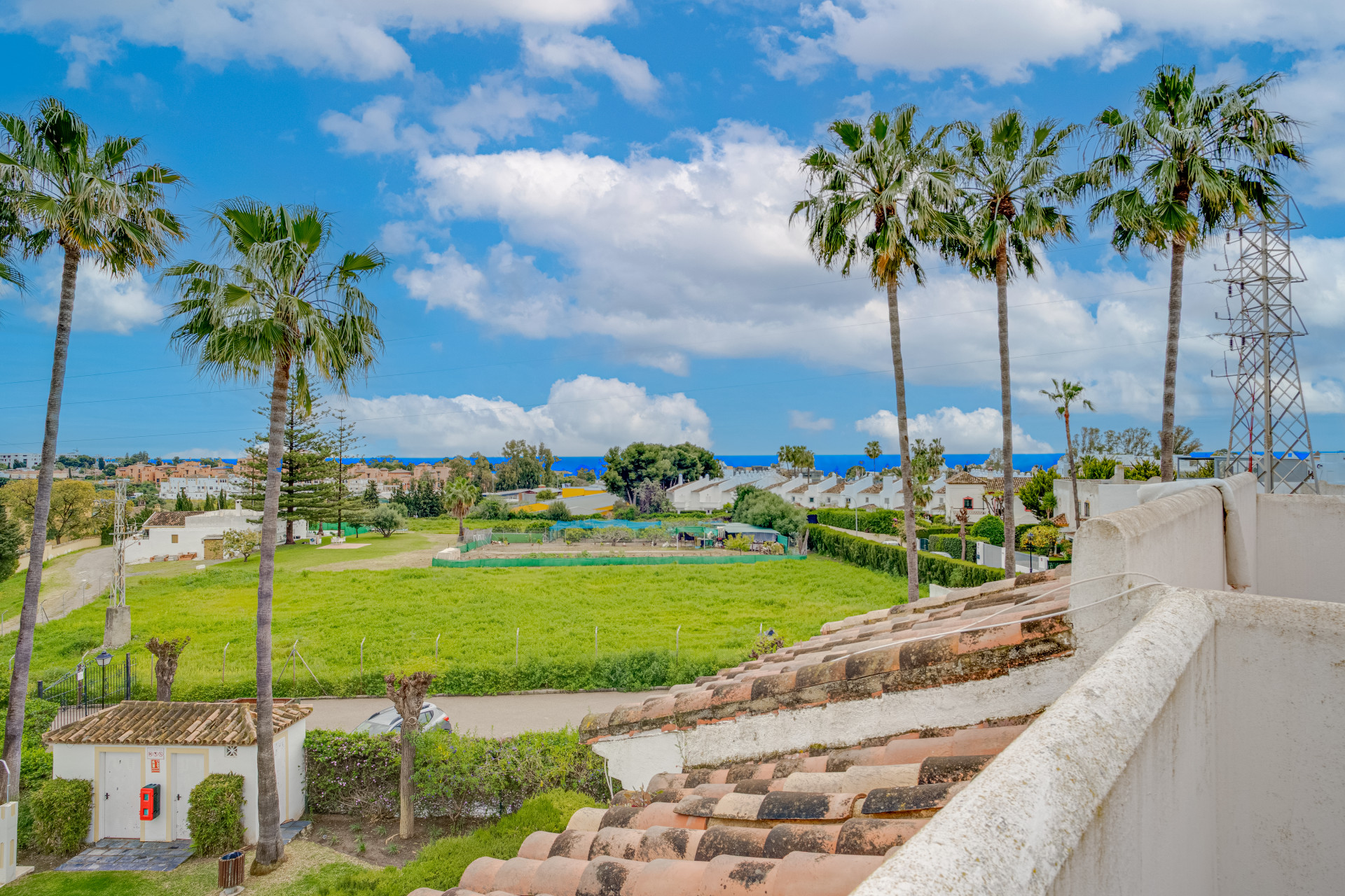 Nádherné tři ložnice dům s výhledem na moře, se nachází v Bel Air, Estepona.