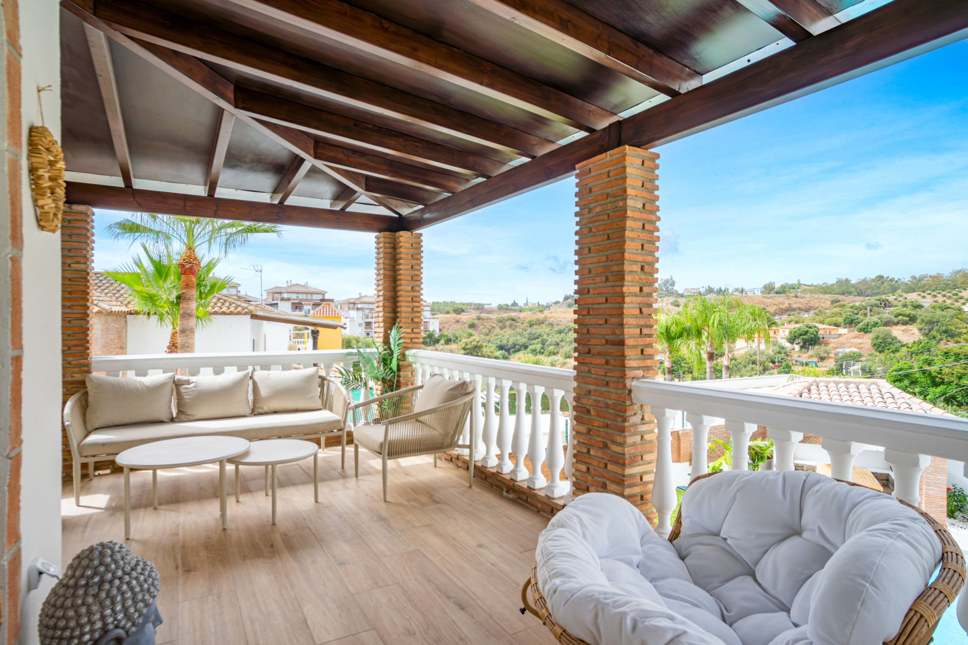 Recently reformed, stunning  six bedroom villa in Mijas, with private pool – just a short distance to the beach and Fuengirola Center