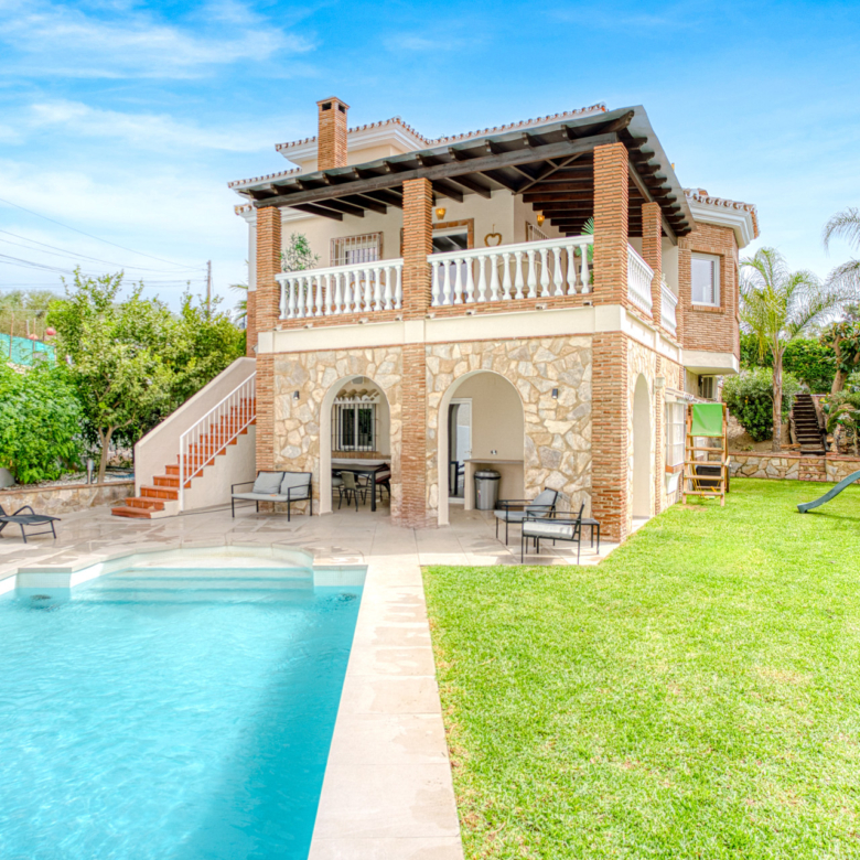 Nedávno reformovaný, ohromující šest ložnic vila v Mijas, s vlastním bazénem