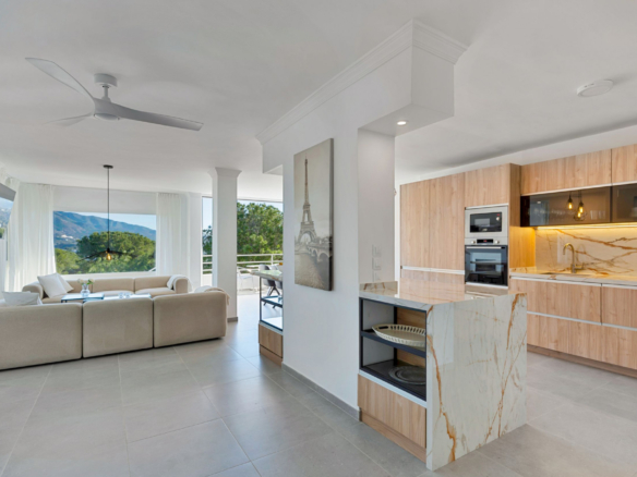 Newly renovated duplex apartment with seaviews