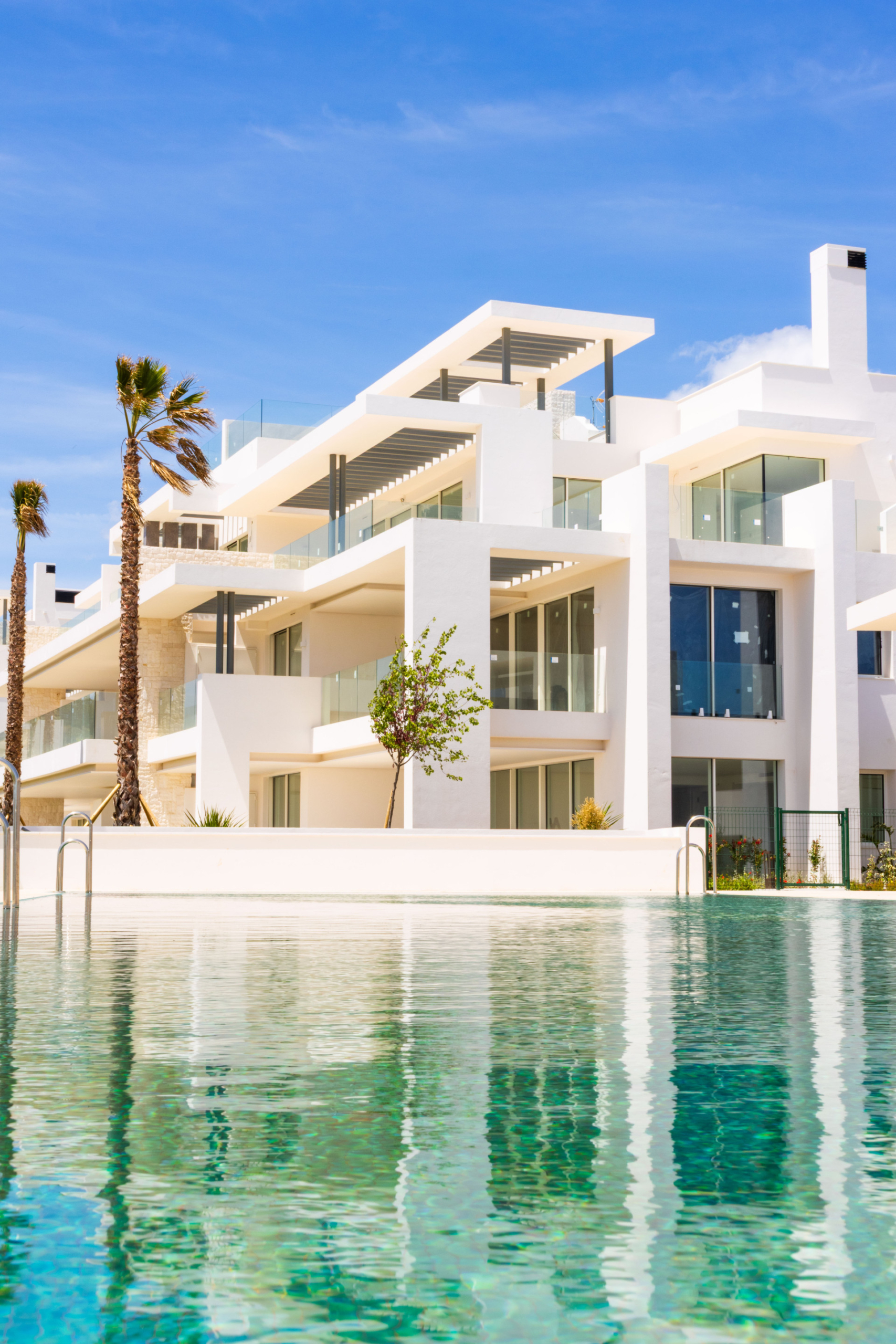 Penthouse Between the Sea and the Sky scaled