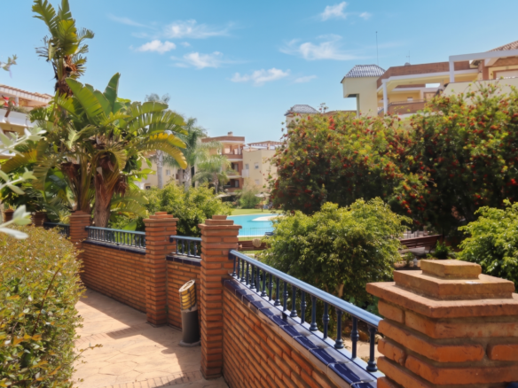 Reforma příležitost - Velké dvě ložnice, přízemí zahradní byt se nachází v Riviera del Sol, Mijas