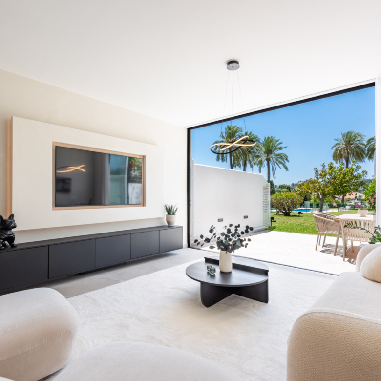 Refurbished 4-bedroom townhouse
