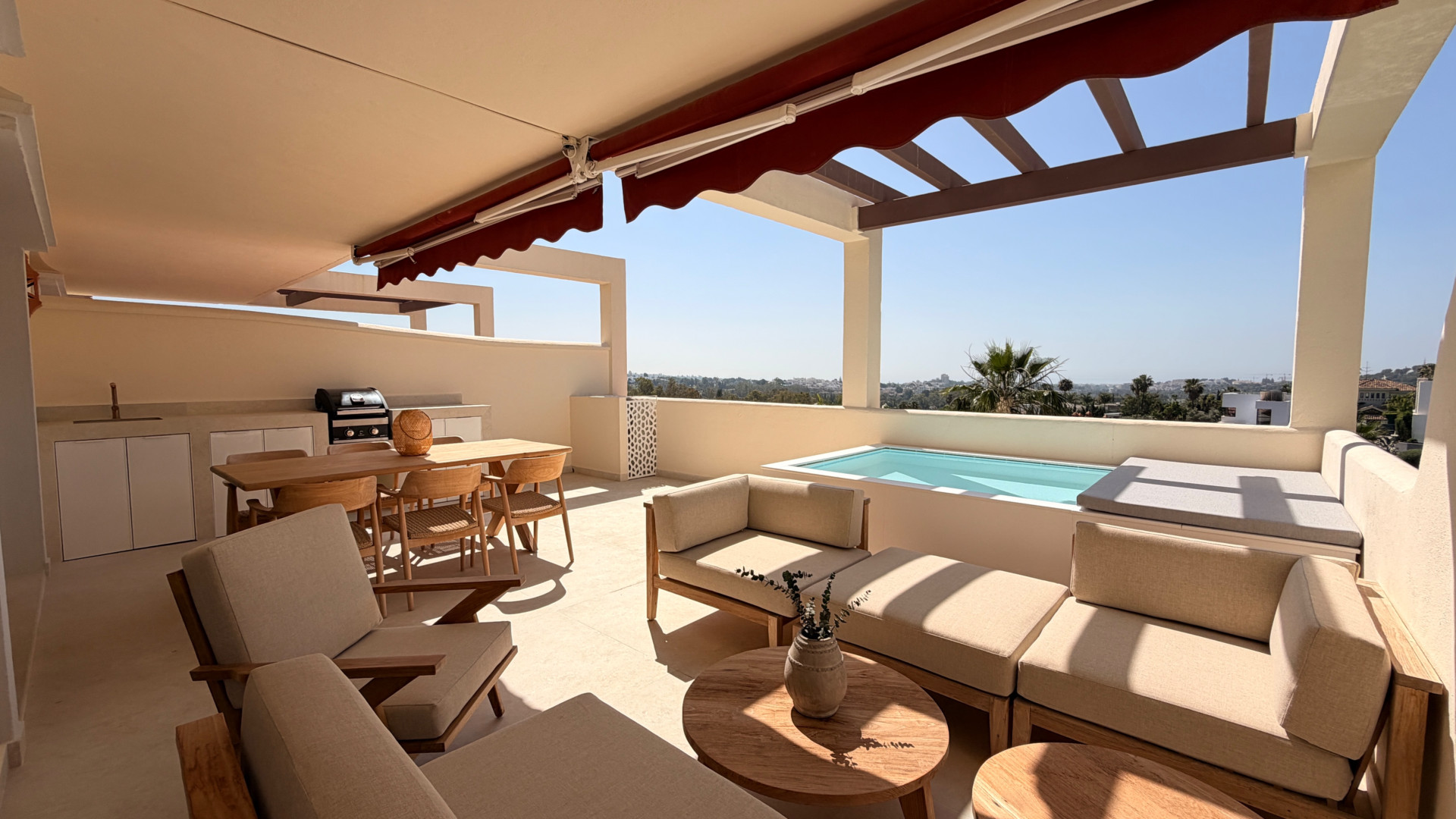 Renovated 3 Bedroom Apartment with sea amp mountain views in Nueva Andalucia
