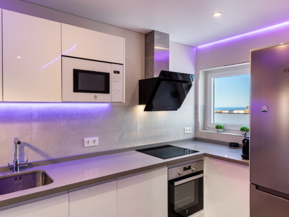 Renovierte 2-Zimmer-Wohnung mit Meerblick und touristischer Lizenz in einem charmanten Dorf in Benalmádena