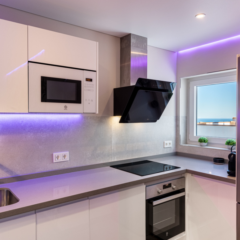 Renovierte 2-Zimmer-Wohnung mit Meerblick und touristischer Lizenz in einem charmanten Dorf in Benalmádena