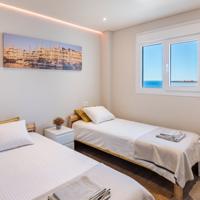 Renovierte 2-Zimmer-Wohnung mit Meerblick und touristischer Lizenz in einem charmanten Dorf in Benalmádena