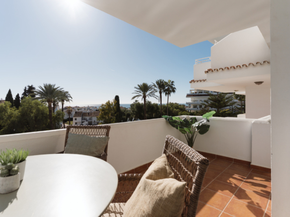 Sea view apartment on prime location