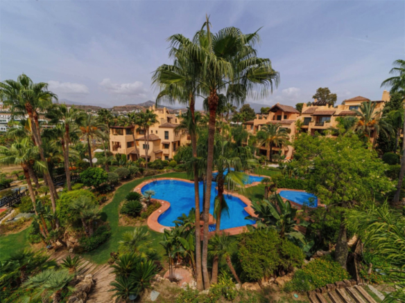 Spacious 3-Bedroom Apartment in Exclusive Gated Urbanisation with 24-Hour Security