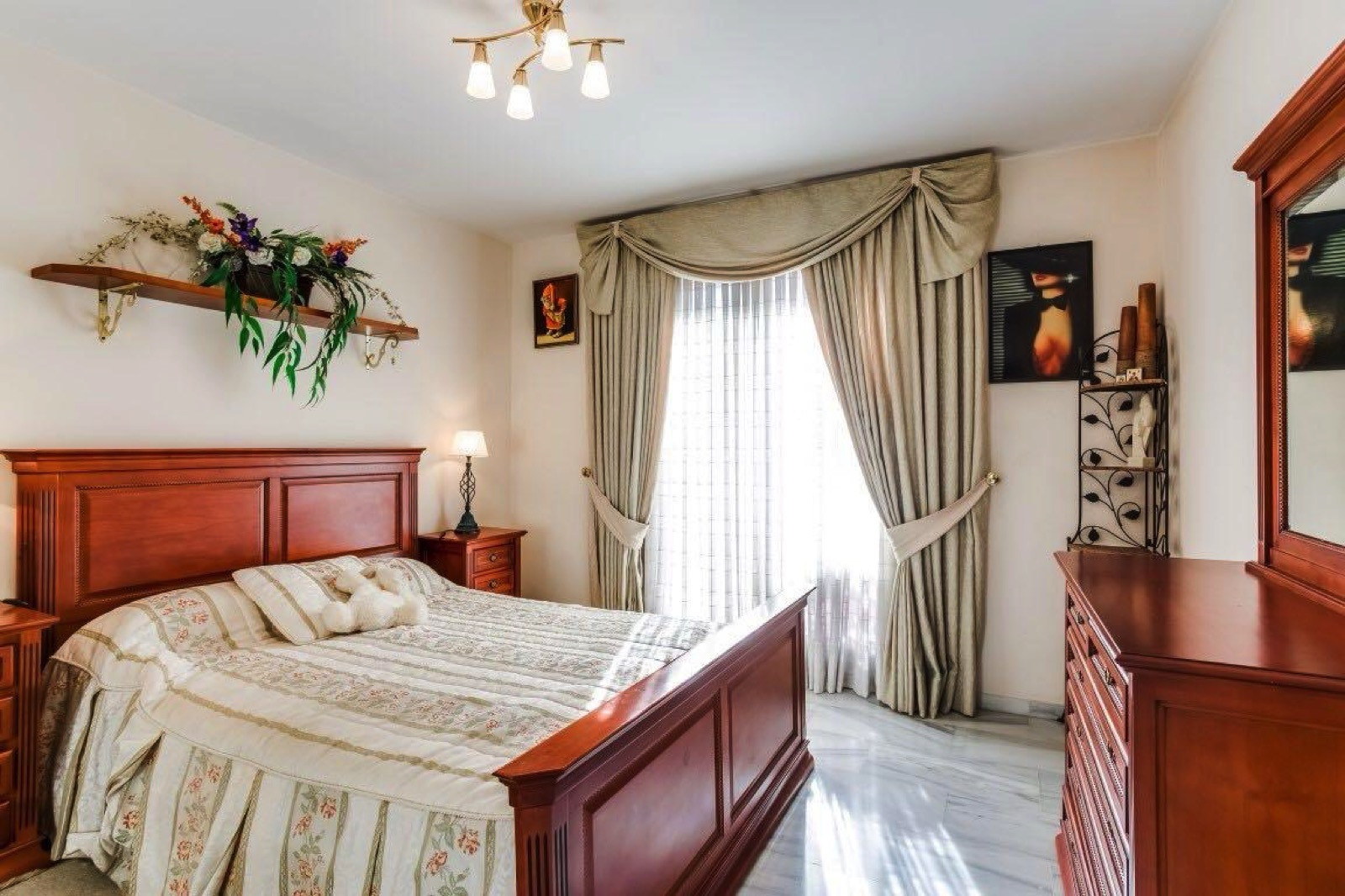 Spacious-Duplex-Apartment-with-Large-Terraces-amp-Solarium-–-Golden-Mile-6 Spacious Duplex Apartment with Large Terraces & Solarium – Golden Mile