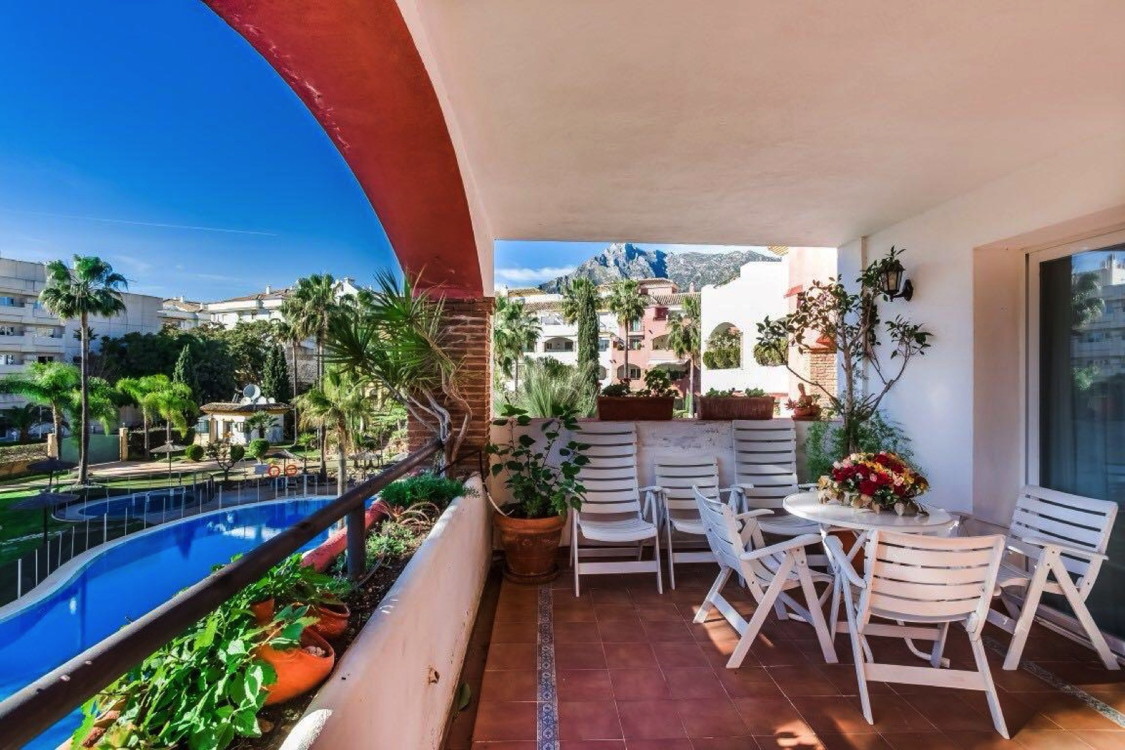 Spacious-Duplex-Apartment-with-Large-Terraces-amp-Solarium-–-Golden-Mile-9 Spacious Duplex Apartment with Large Terraces & Solarium – Golden Mile